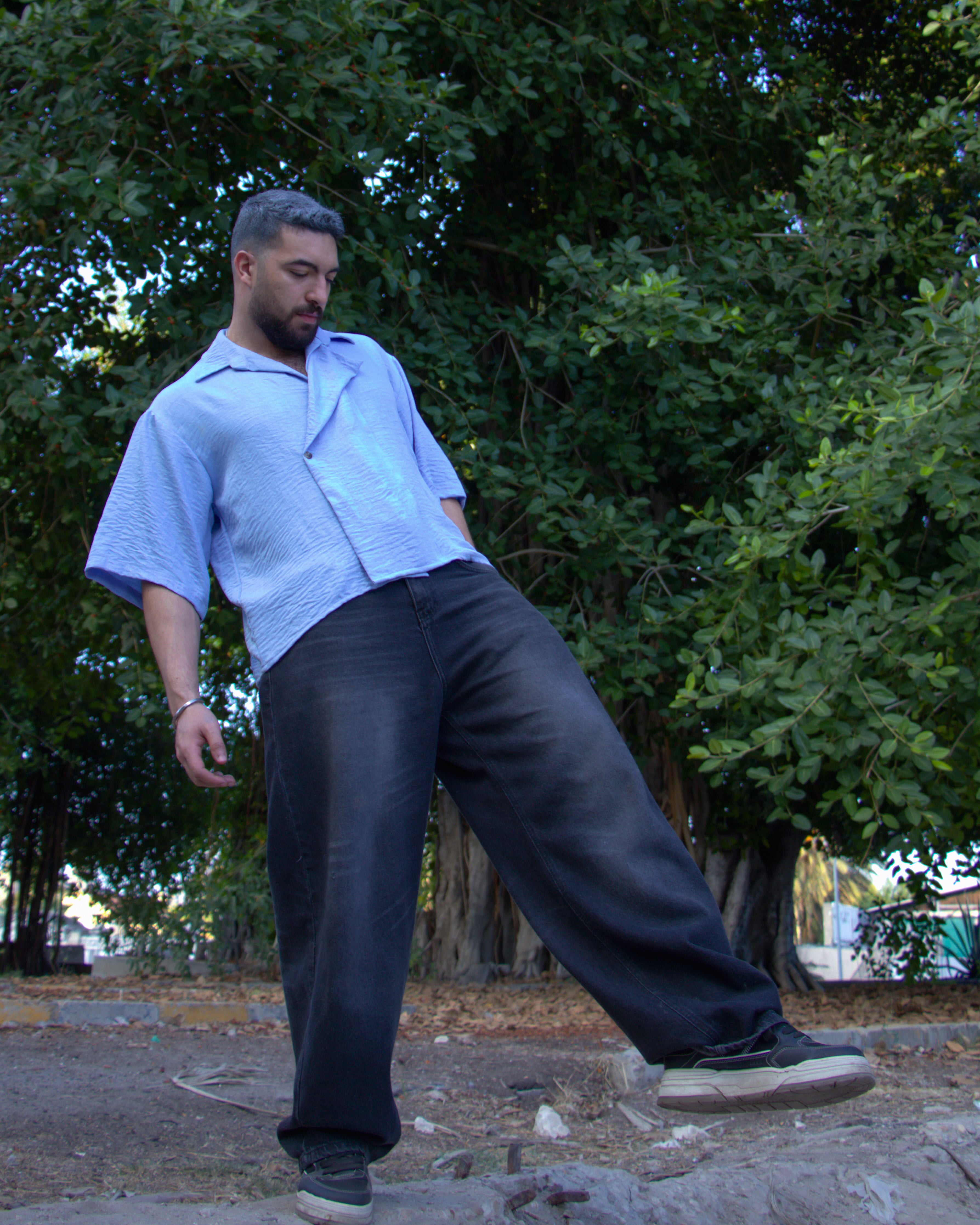 SHORT SLEEVE CROSS COLLAR: BLUE SKY