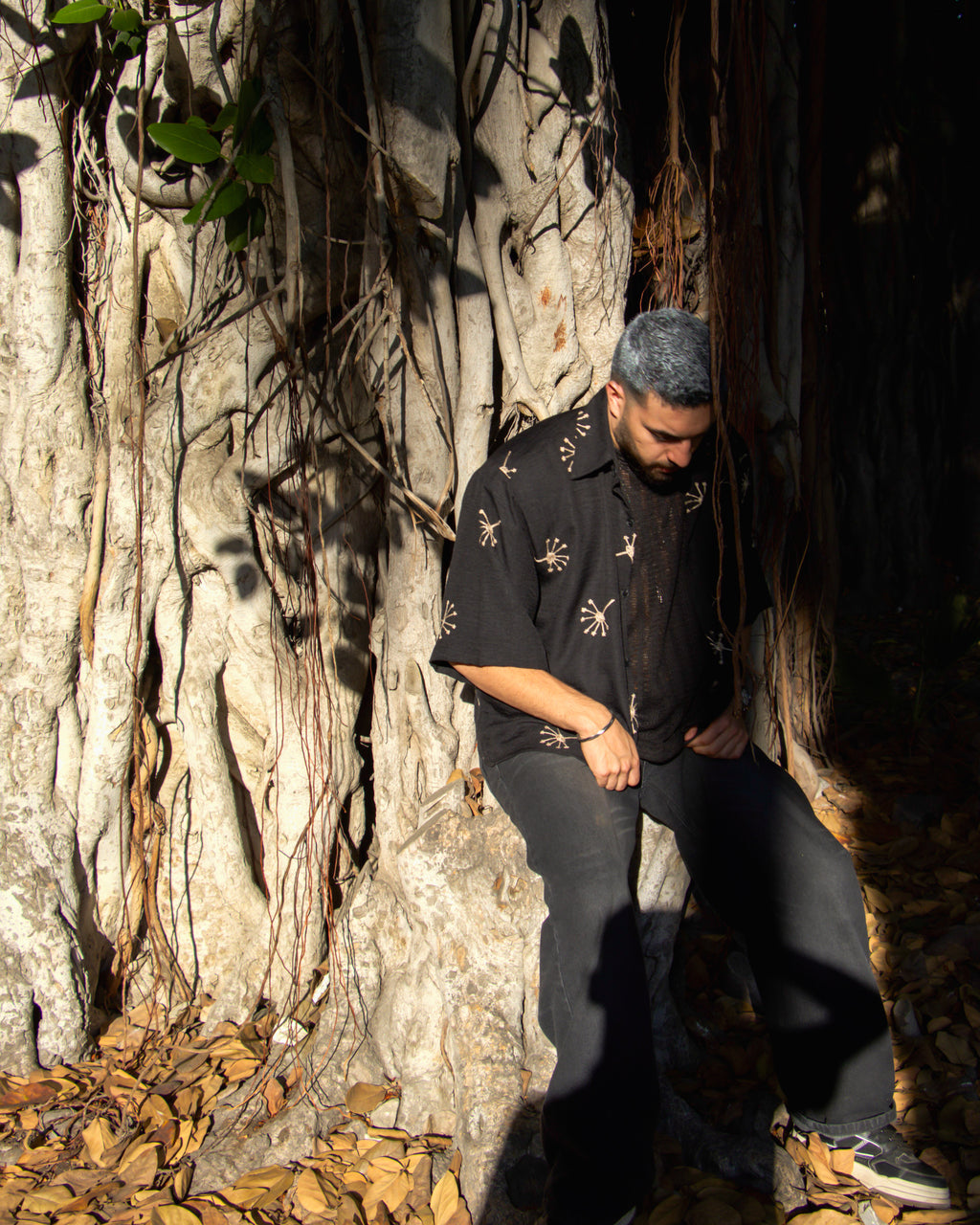 SHORT SLEEVE SHIRT: BOHO PATTERNED CHARCOAL