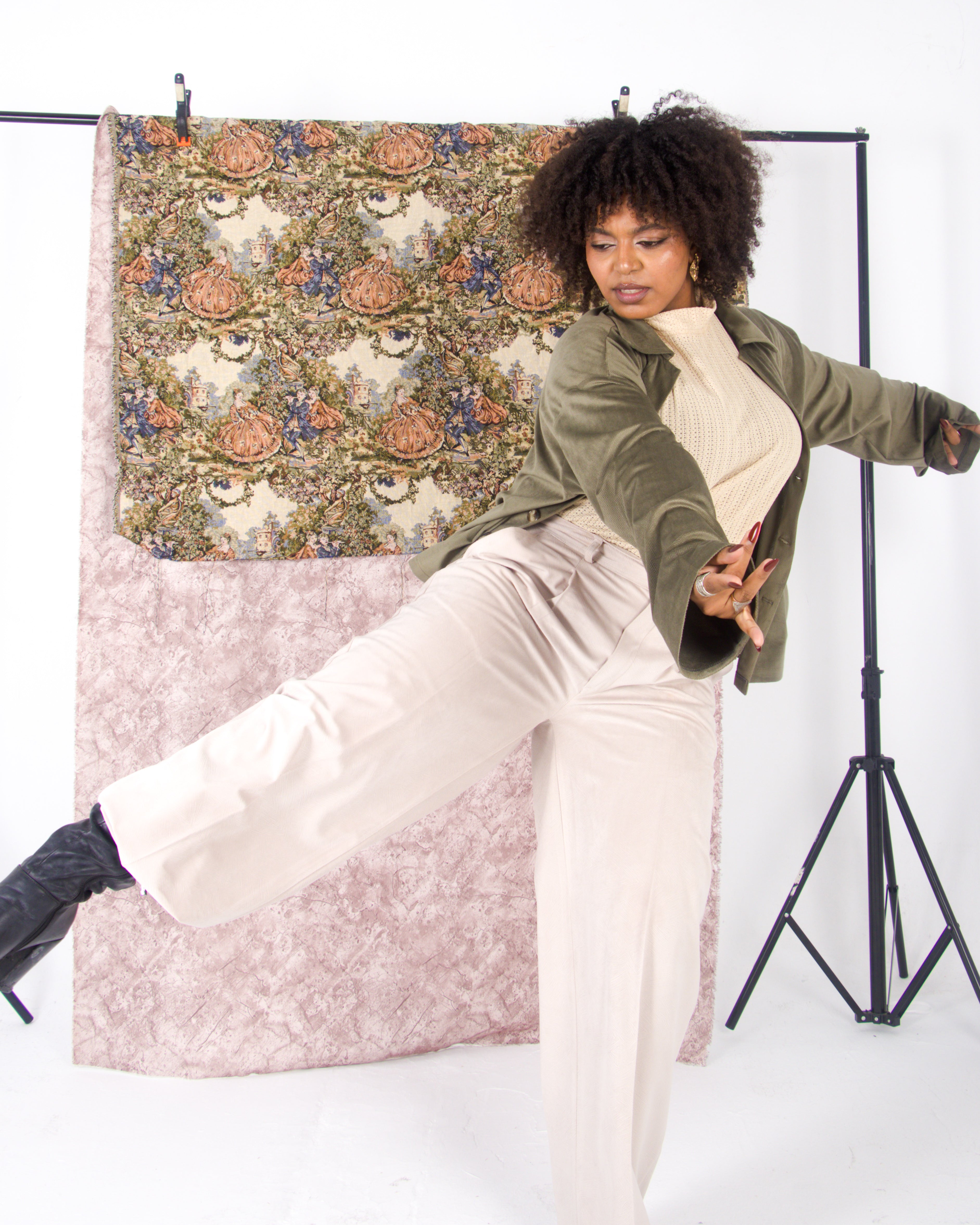 LIGHTWEIGHT JACKET: OLIVE GREEN