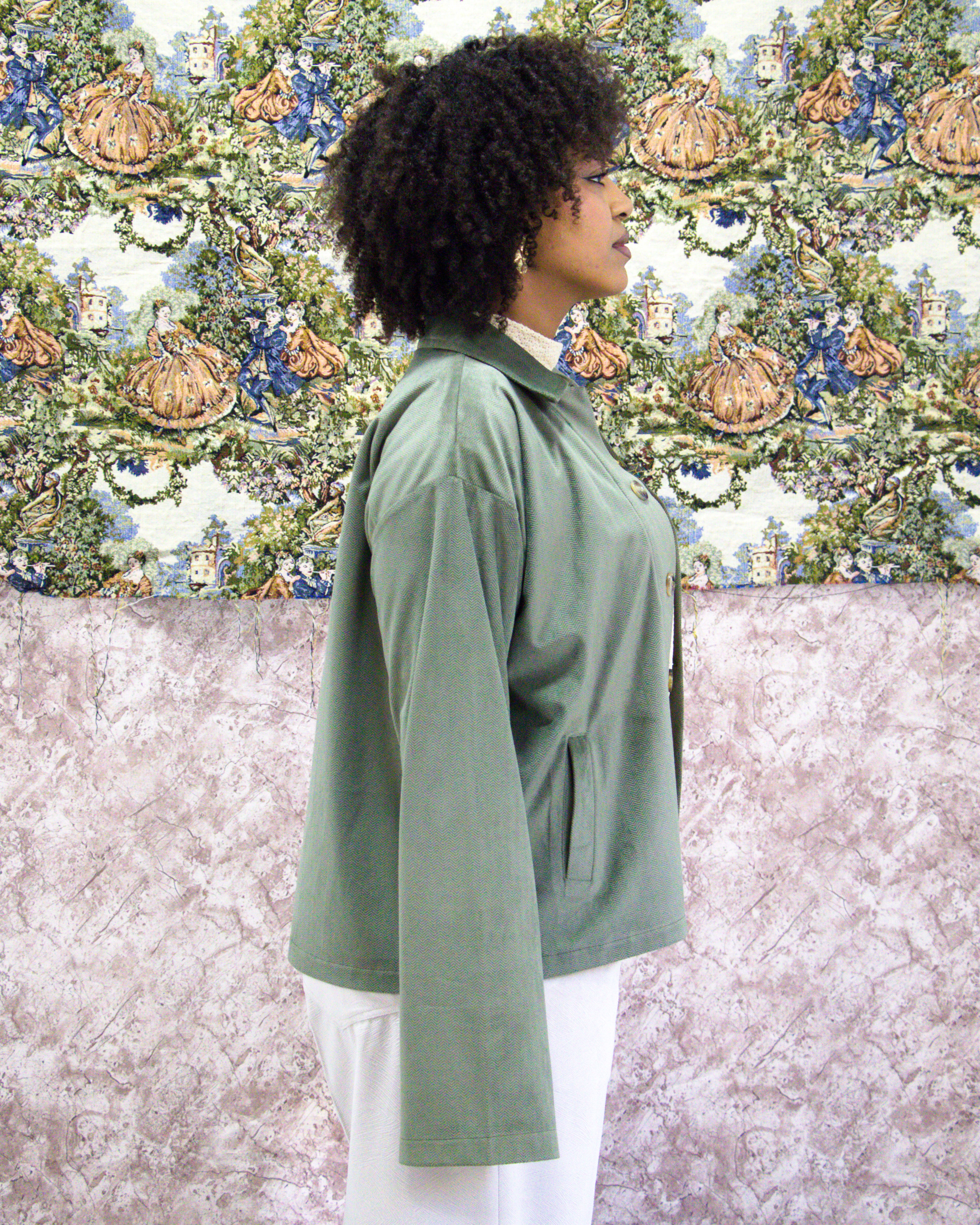 LIGHTWEIGHT JACKET: OLIVE GREEN