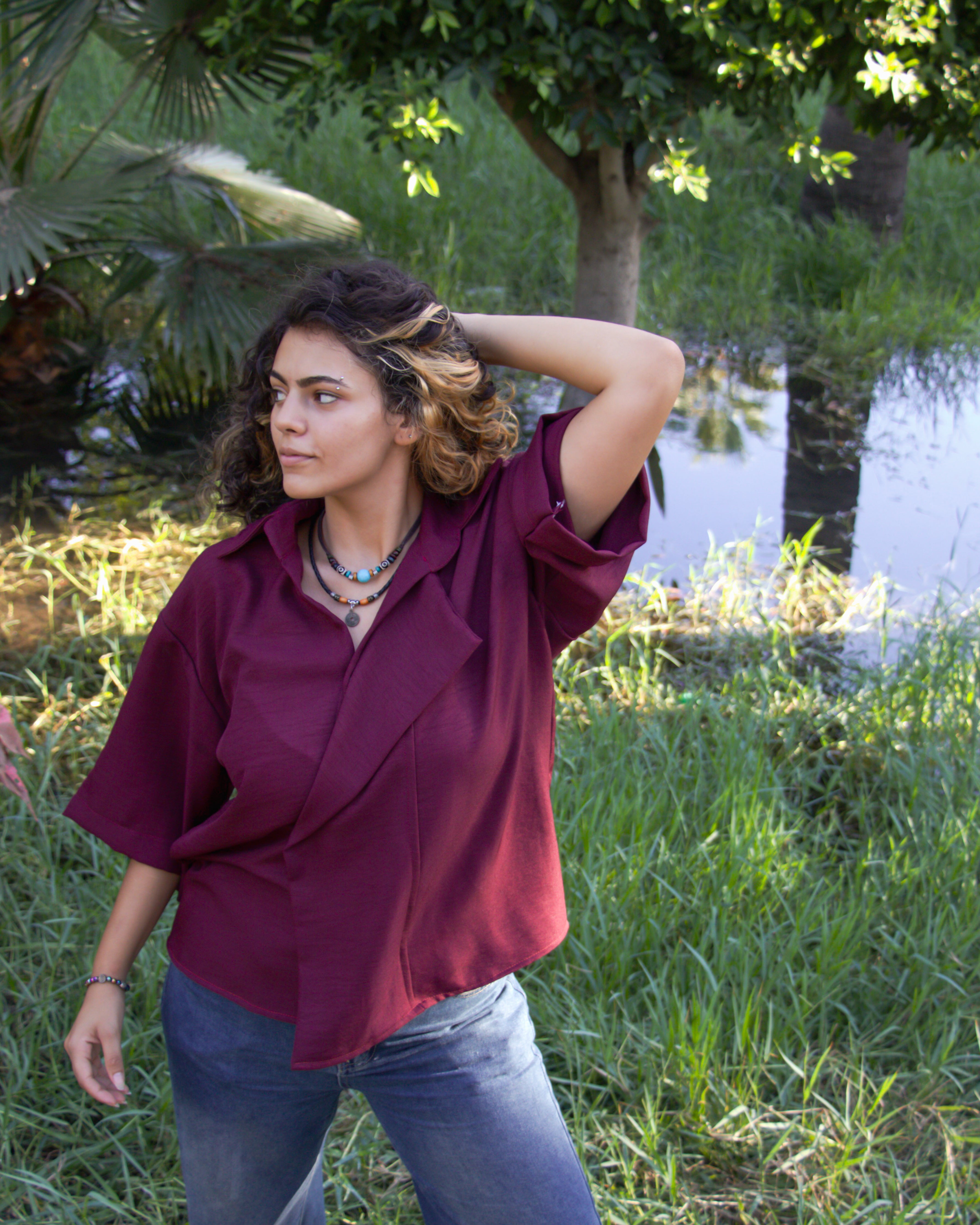 SHORT SLEEVE CROSS COLLAR SHIRT: RED WINE