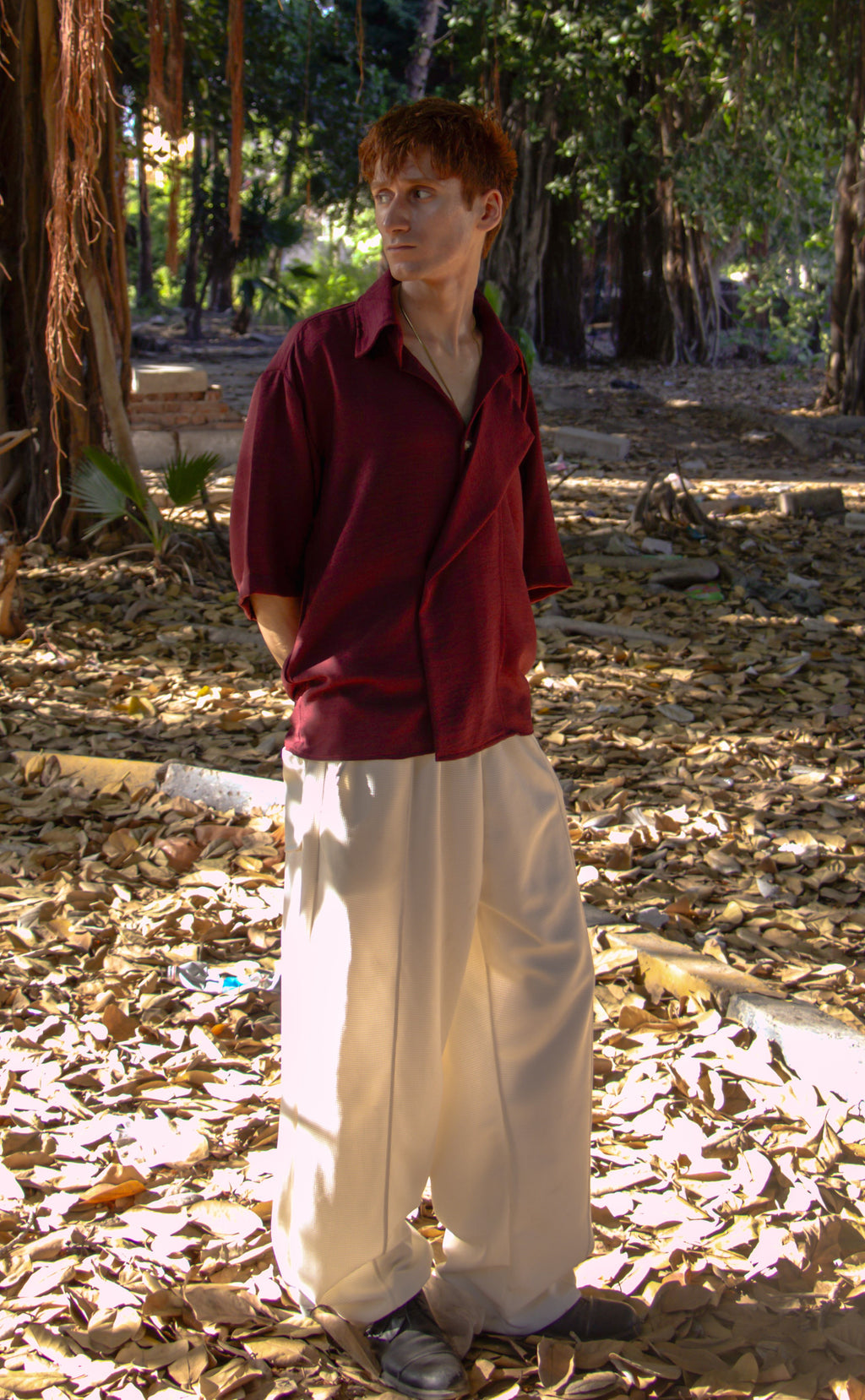 SHORT SLEEVE CROSS COLLAR SHIRT: RED WINE