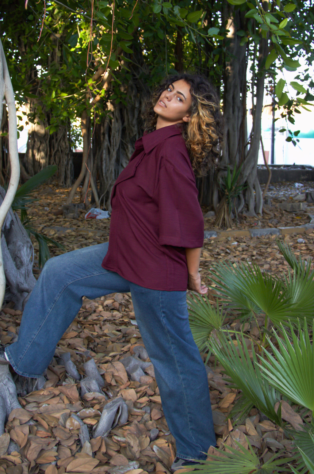 SHORT SLEEVE CROSS COLLAR SHIRT: RED WINE
