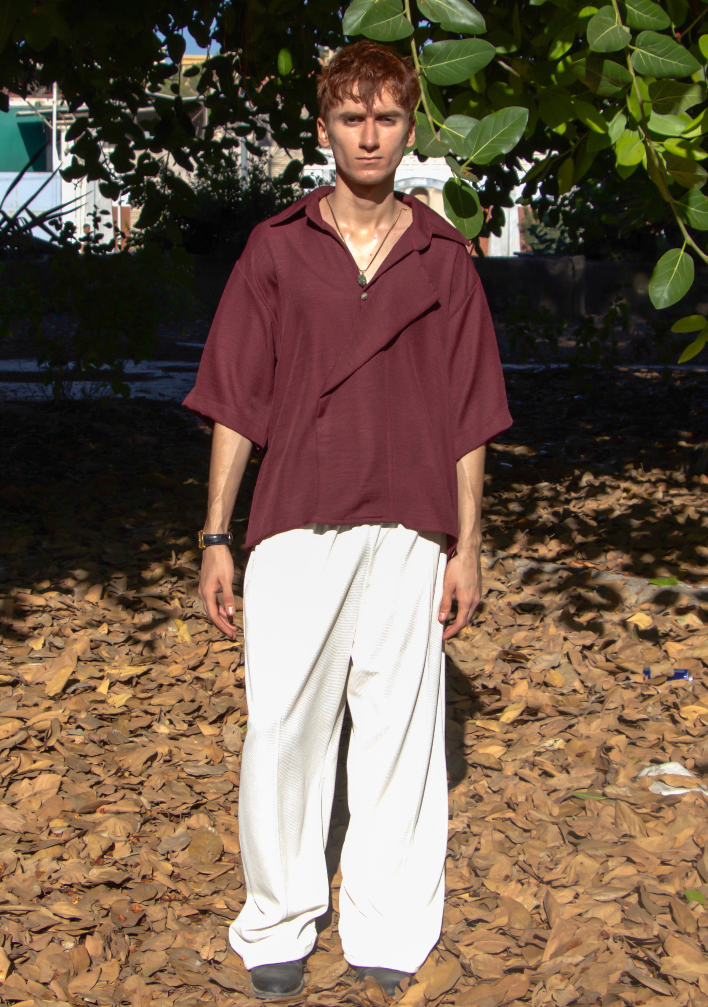 SHORT SLEEVE CROSS COLLAR SHIRT: RED WINE