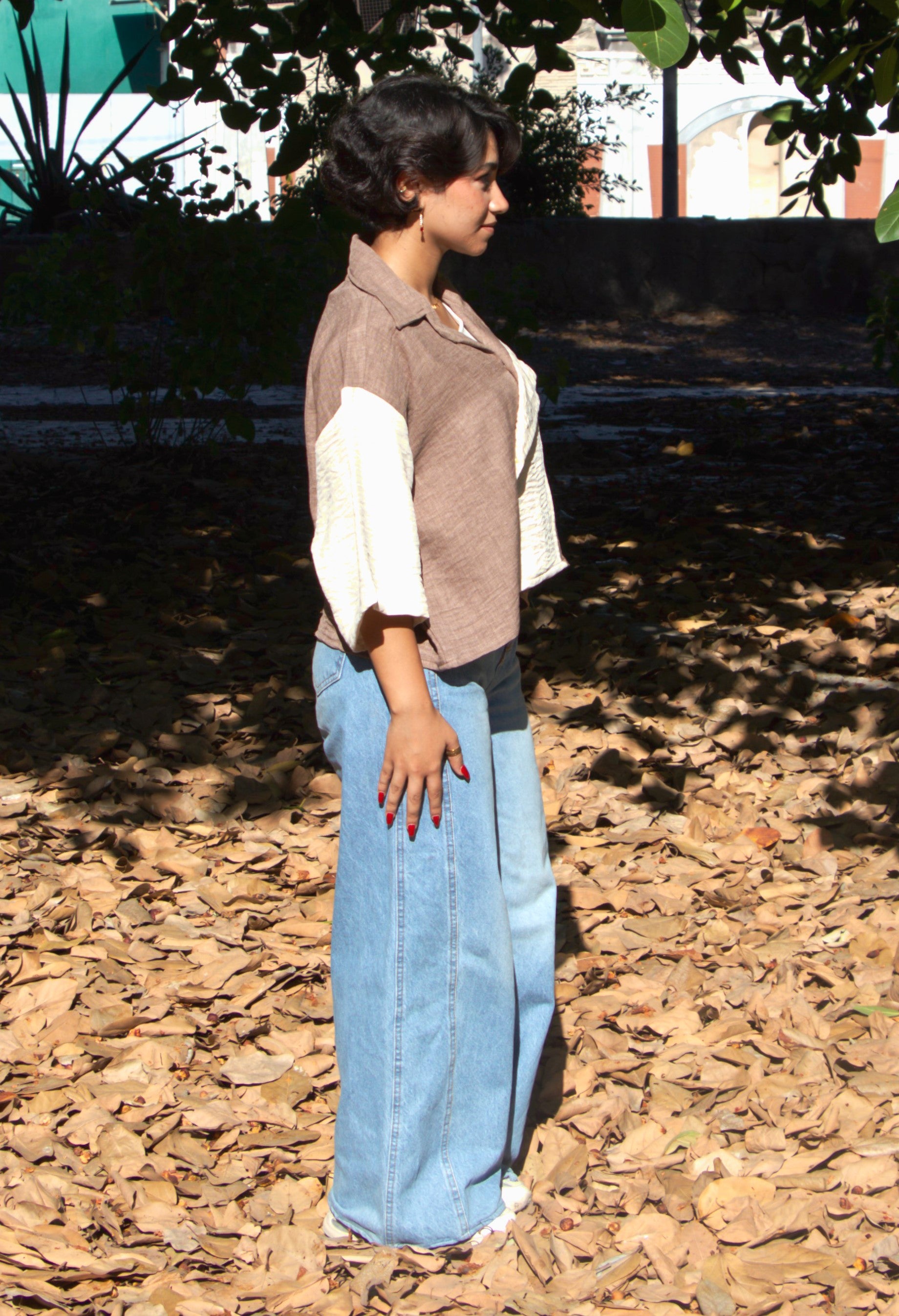 SHORT SLEEVE CROSS COLLAR: ROCK & SAND