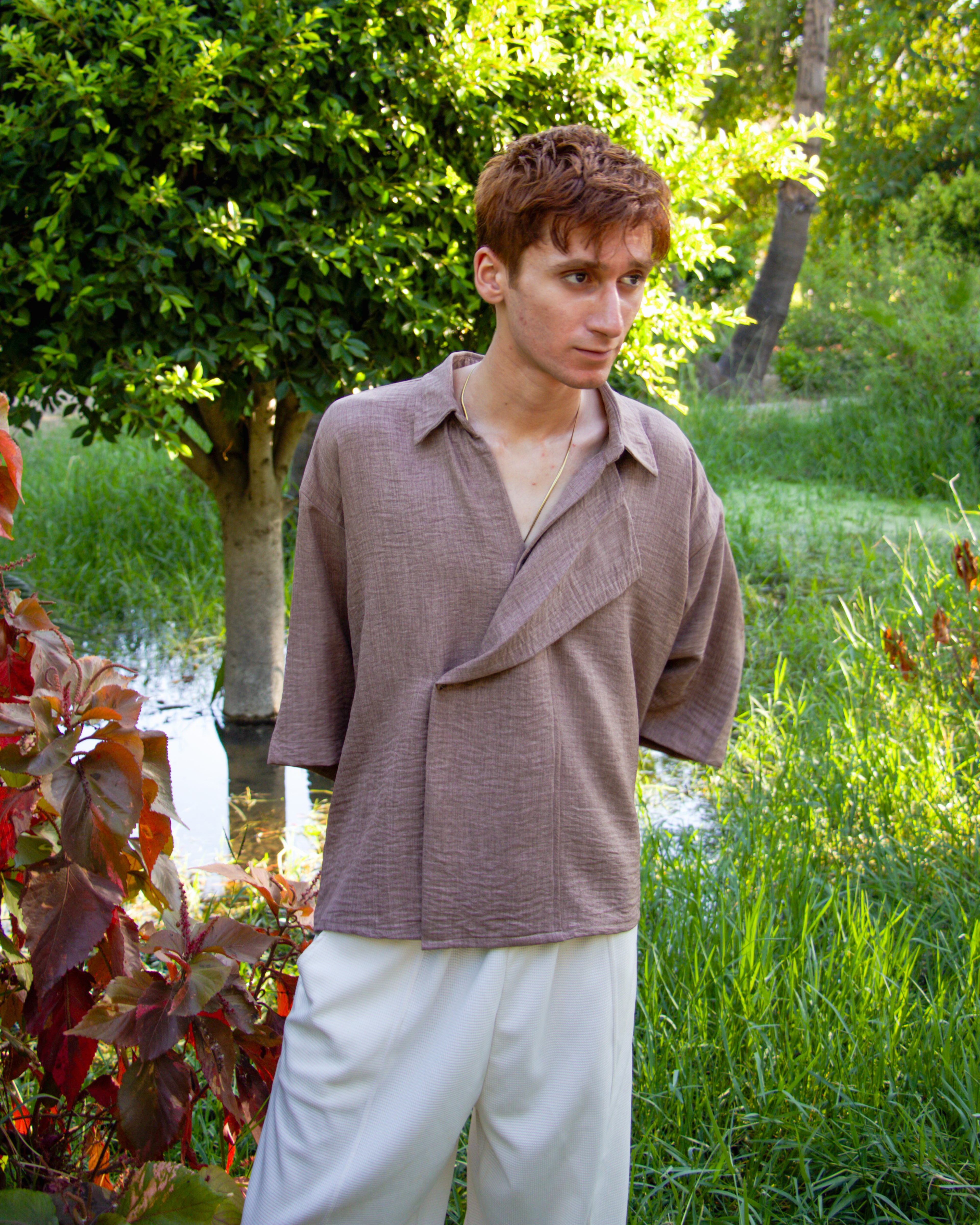 SHORT SLEEVE CROSS COLLAR SHIRT: RED WINE