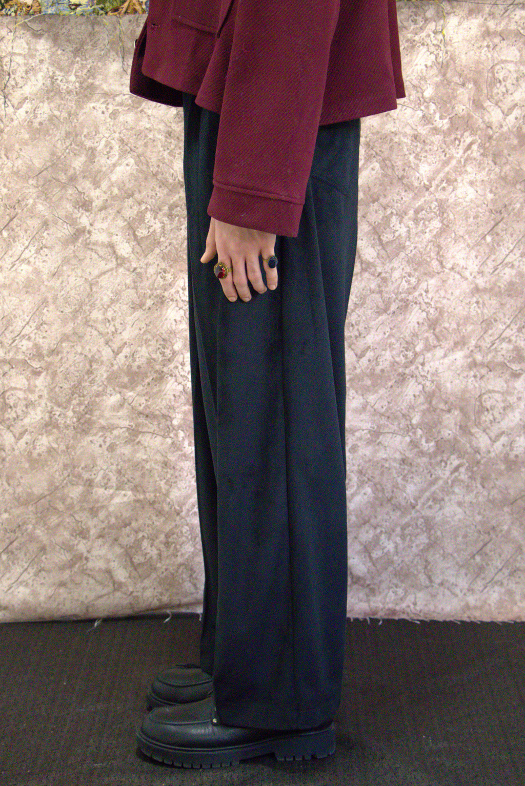 MODERN TAILORED WIDE-LEG PANTS